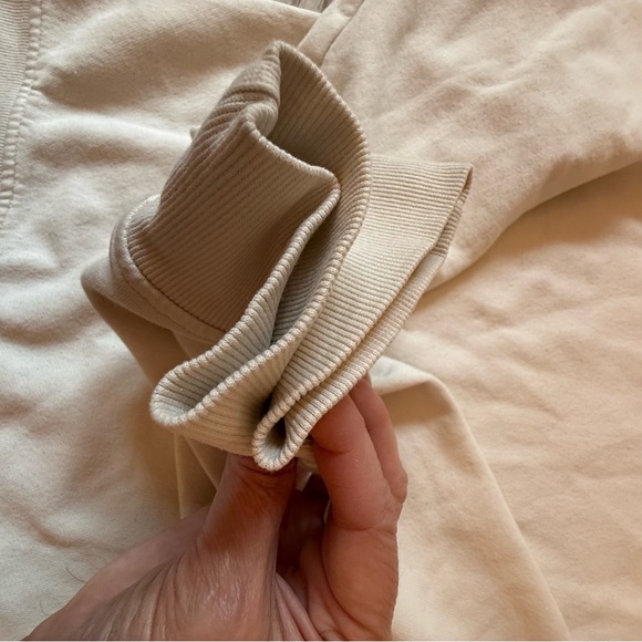 H&M Nirvana Graphic Smiley Face Sweatshirt Beige Cream Women’s Size XS - Picture 4 of 8